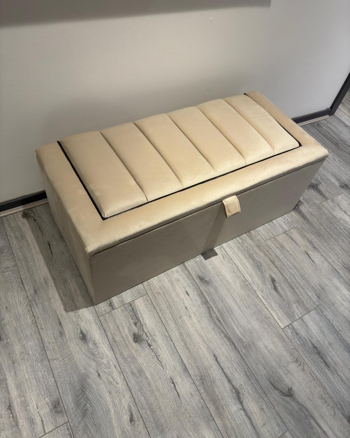 Olympia Ottoman Box